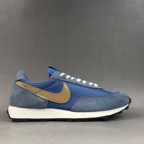 nike daybreak blue gold